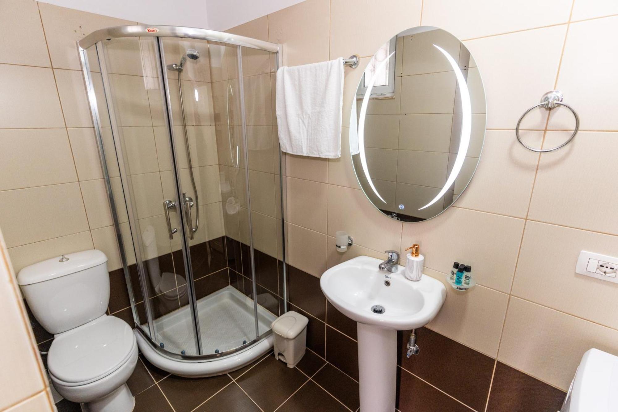 A&V Apartments Sarandë Eksteriør billede